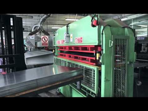 Pressa stampaggio coperchi zinco
